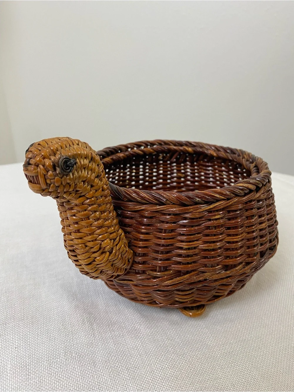 Vintage Wicker/Woven Turtle Basket